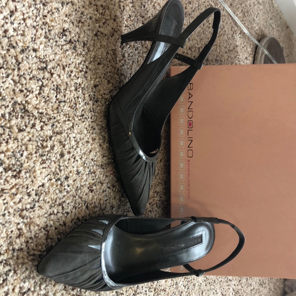 Bandolino gray suede slingbacks